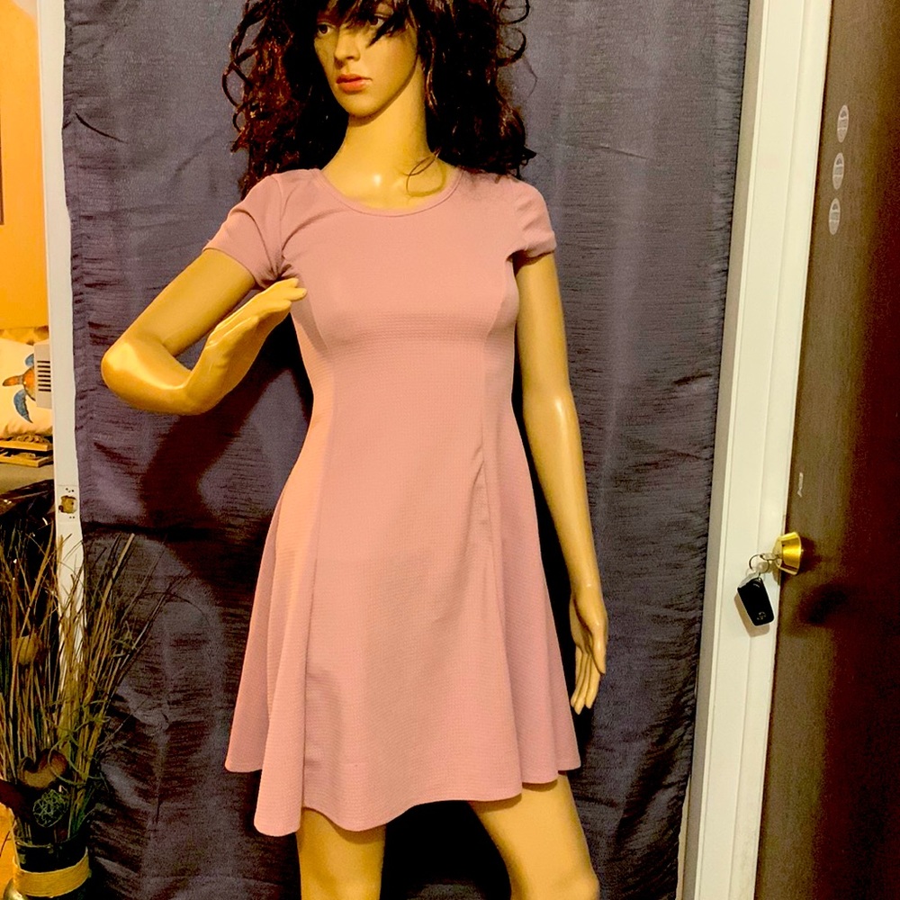 New Olivia Rae Ladies Light pink dress